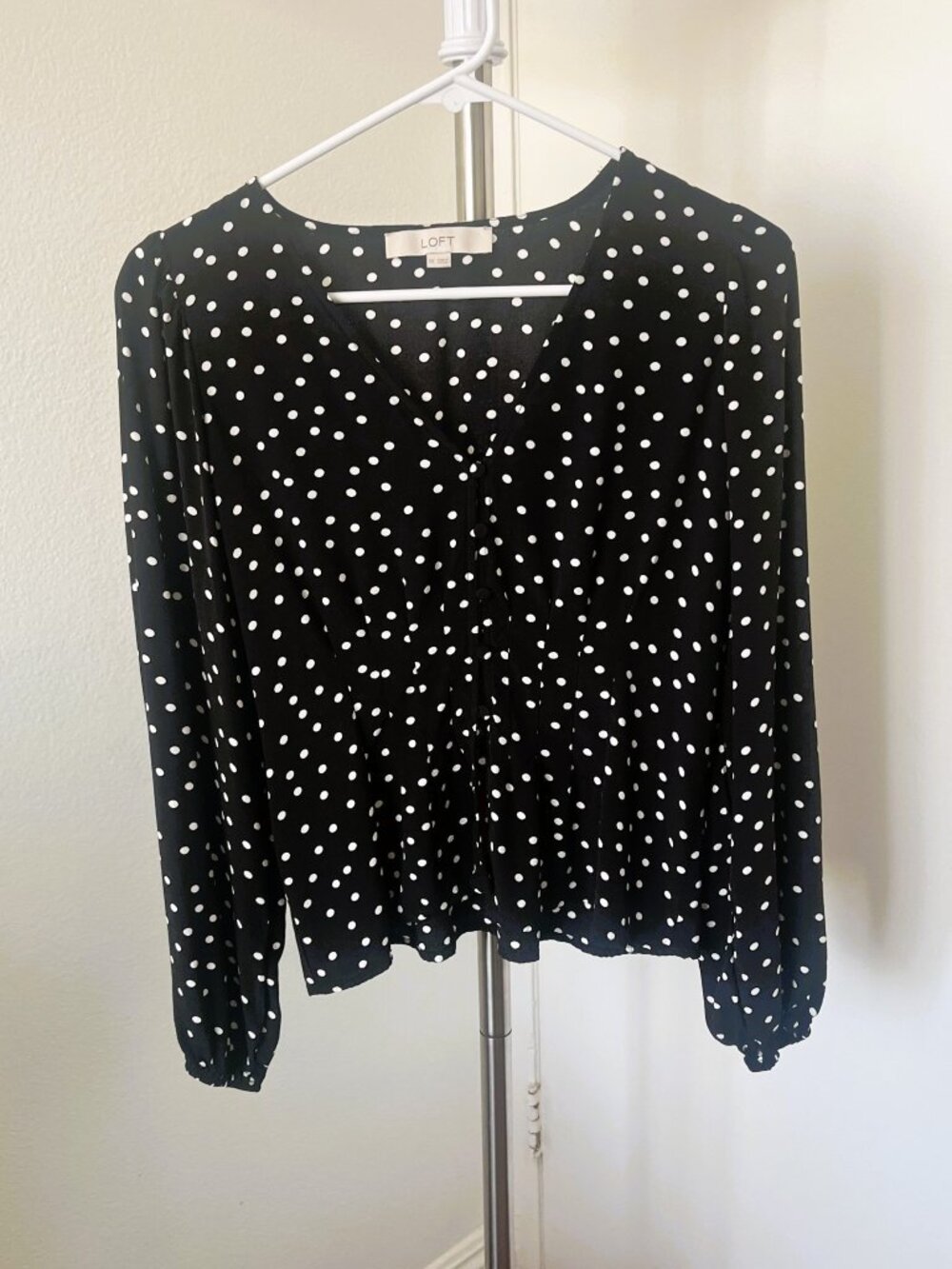LOFT Polka Dot Loop Button Peplum Blouse Top Size 00 Black White Long Sleeve